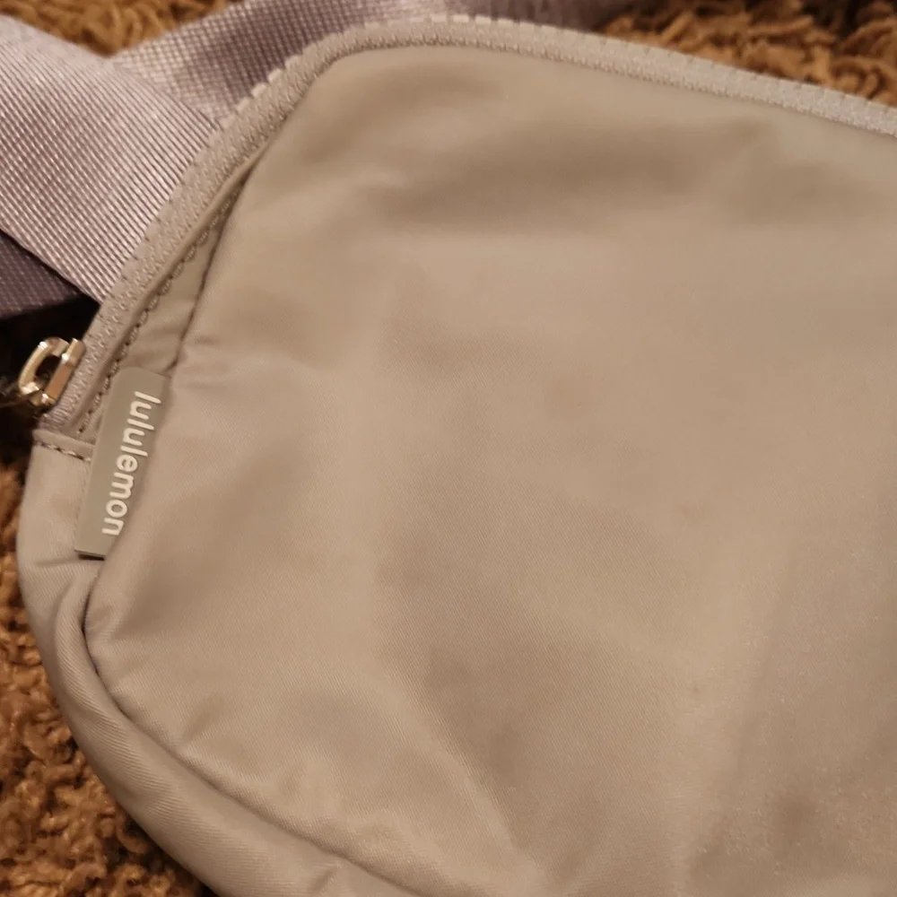 lululemon athletica Light Gray Crossbody Bag - Picture 3 of 12